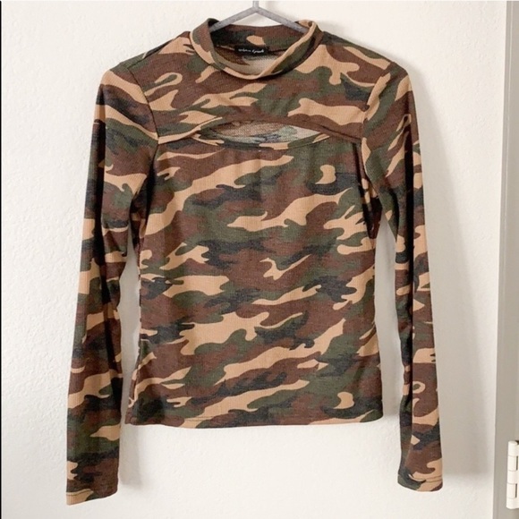 NWOT Urban Episode Cut Out Mock Neck Top Shirt - Picture 1 of 5